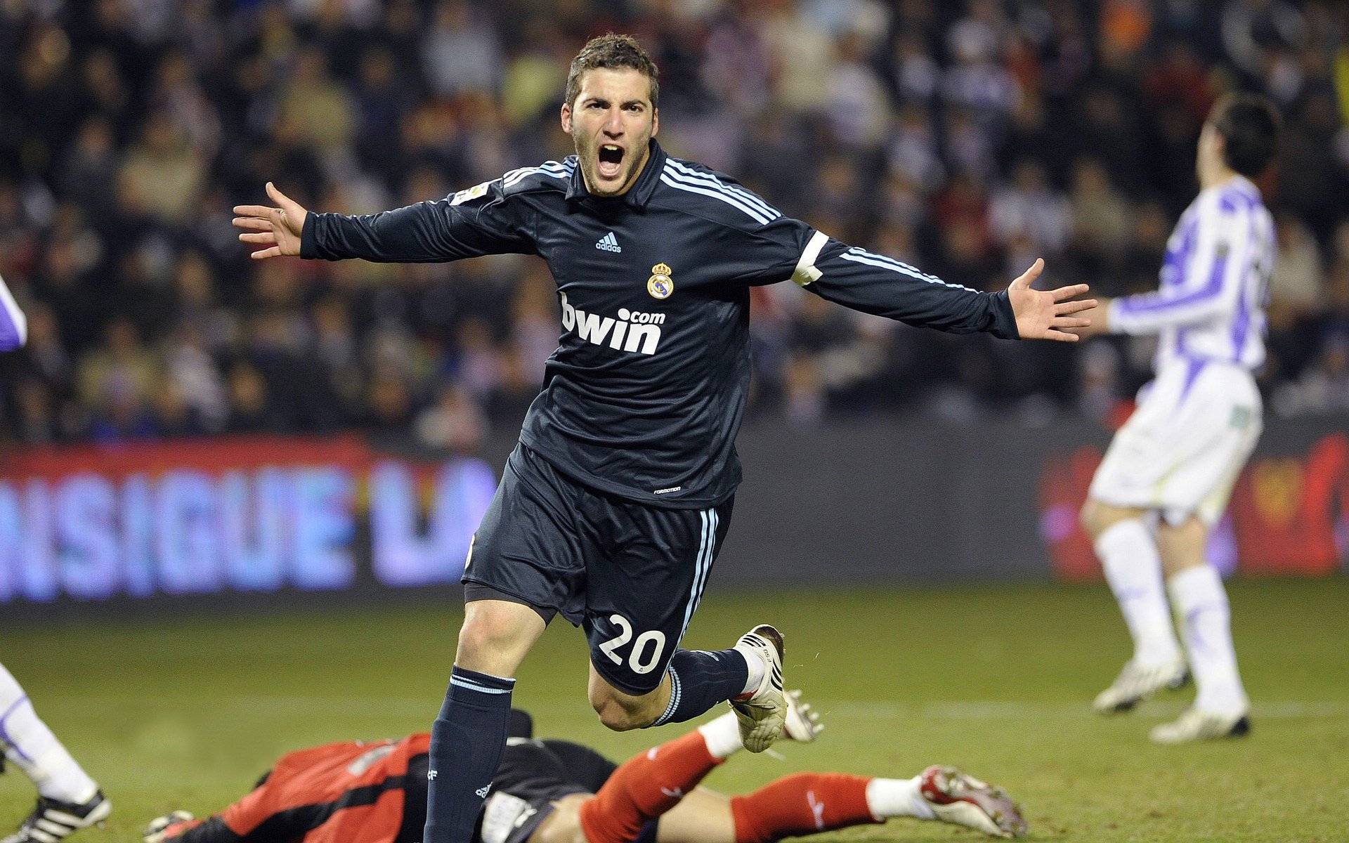 米兰体育网页版-《英雄联盟“世界预选”激烈展开，谁能突围而出？热血竞技背后的胜者之路》